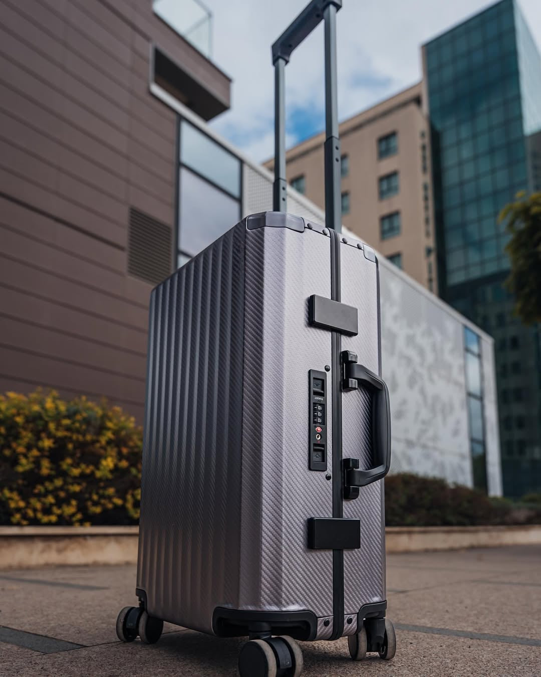 Frame Aluminum Suitcase Gunmetal MERRU