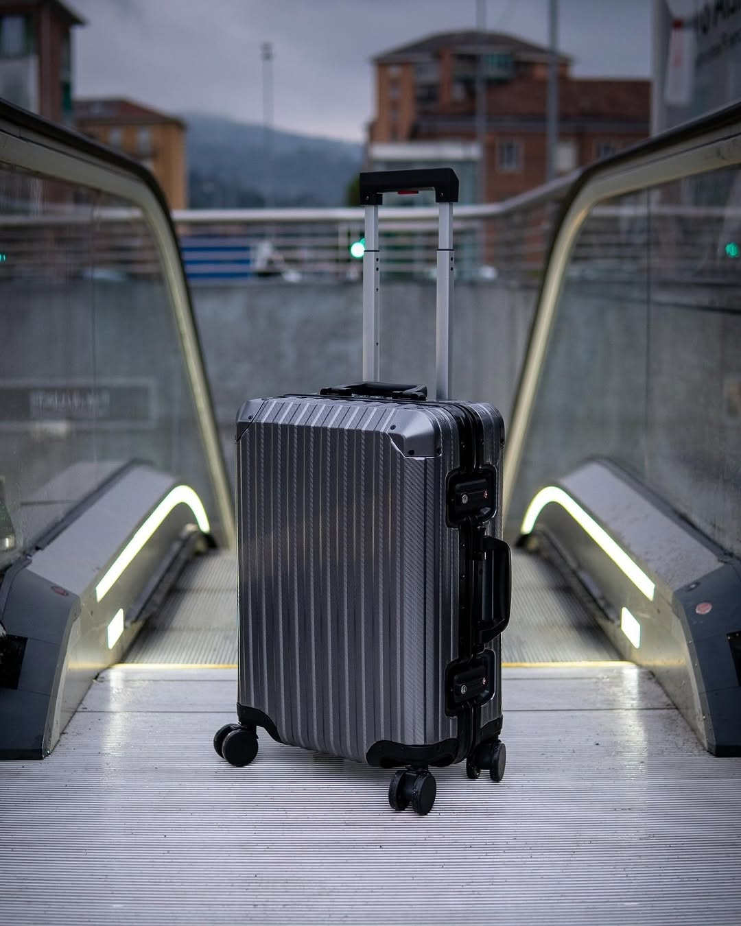 Rova Aluminum Suitcase Gunmetal