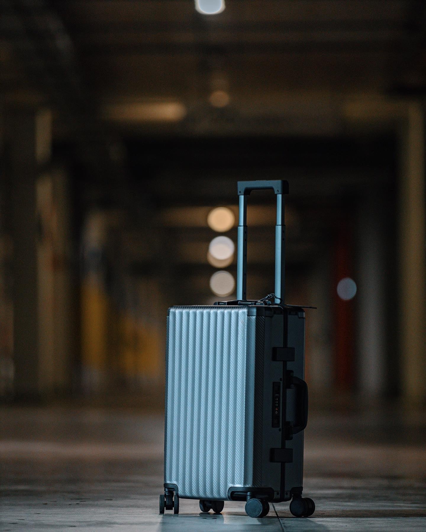 Frame Aluminum Suitcase Gunmetal MERRU