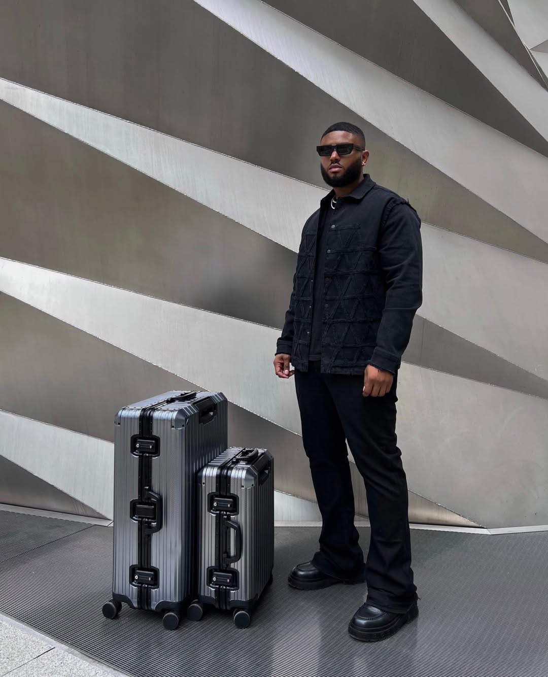 Rova Aluminum Suitcase Gunmetal