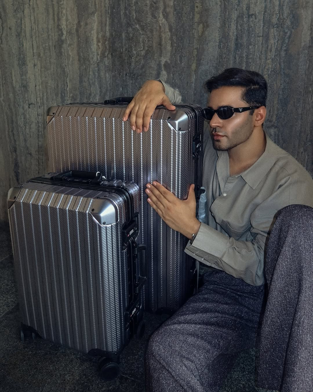 Rova Aluminum Suitcase Gunmetal