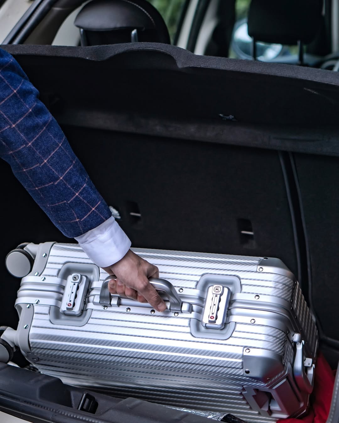 Rova Aluminum Suitcase Silver